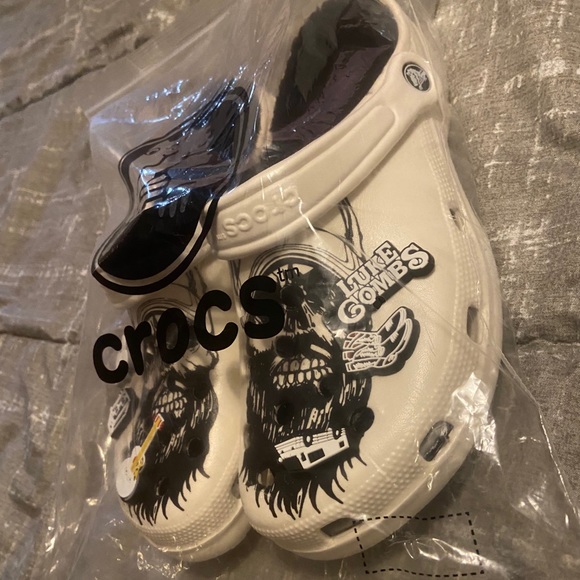 Like combs limited edition Crocs